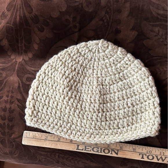 Handmade crochet hat oatmeal color - Picture 3 of 4